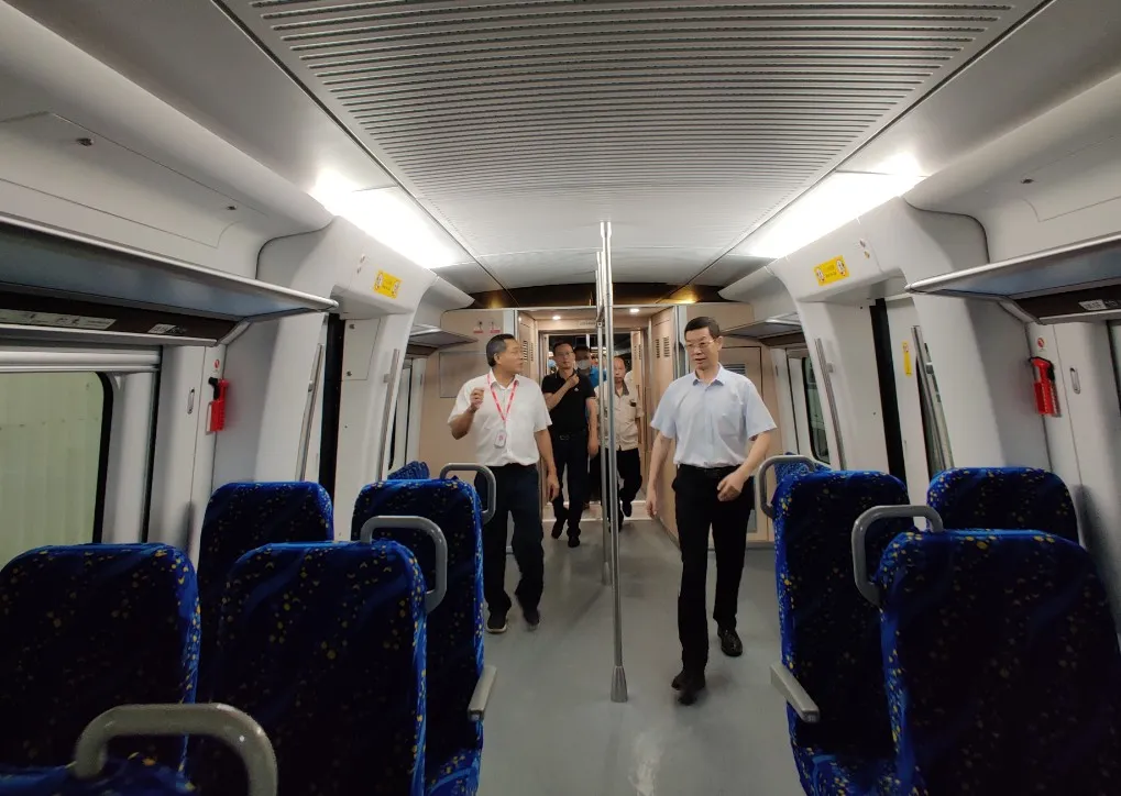 珠海機(jī)場城際：首列CRH6A型動(dòng)車組車輛順利交接