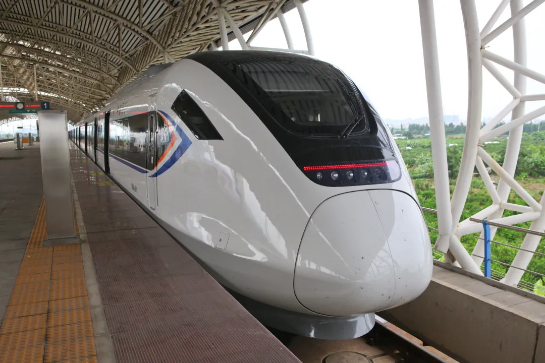 珠海機(jī)場城際：首列CRH6A型動(dòng)車組車輛順利交接