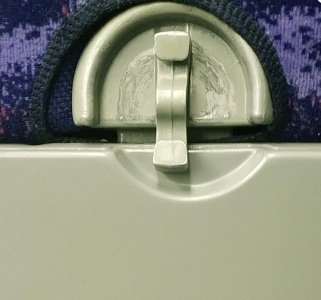 高鐵動(dòng)車二等座上面的小桌子介紹？