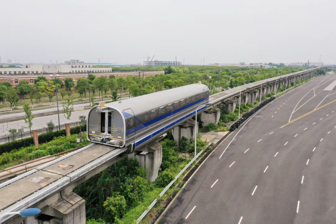 超級重磅！時速600公里高速磁浮試驗樣車成功試跑
